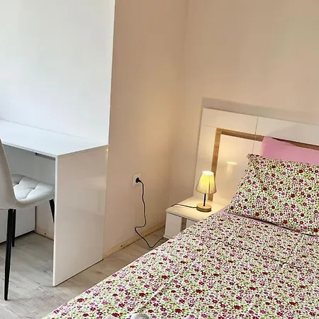 דירה Cozy In וארנה